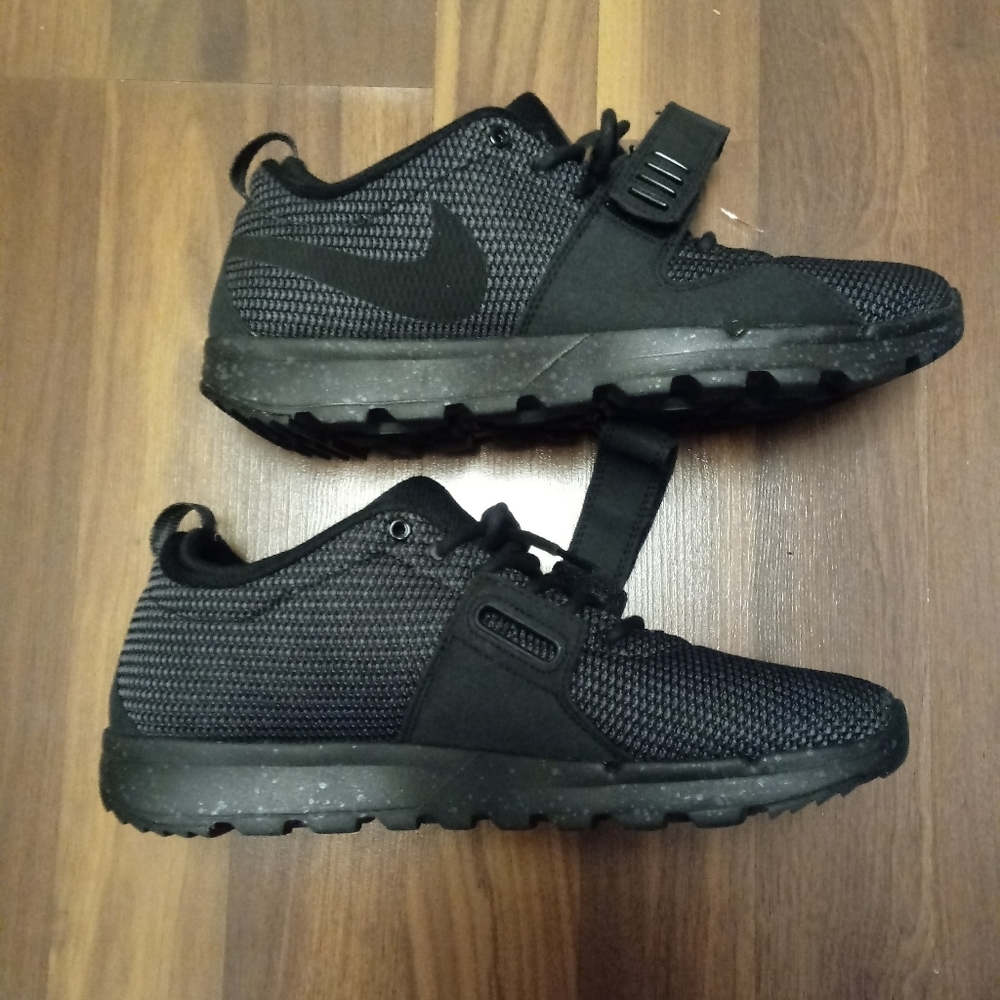 NIKE SB TRAINERENDOR ATHLETIC SKATE SHOE